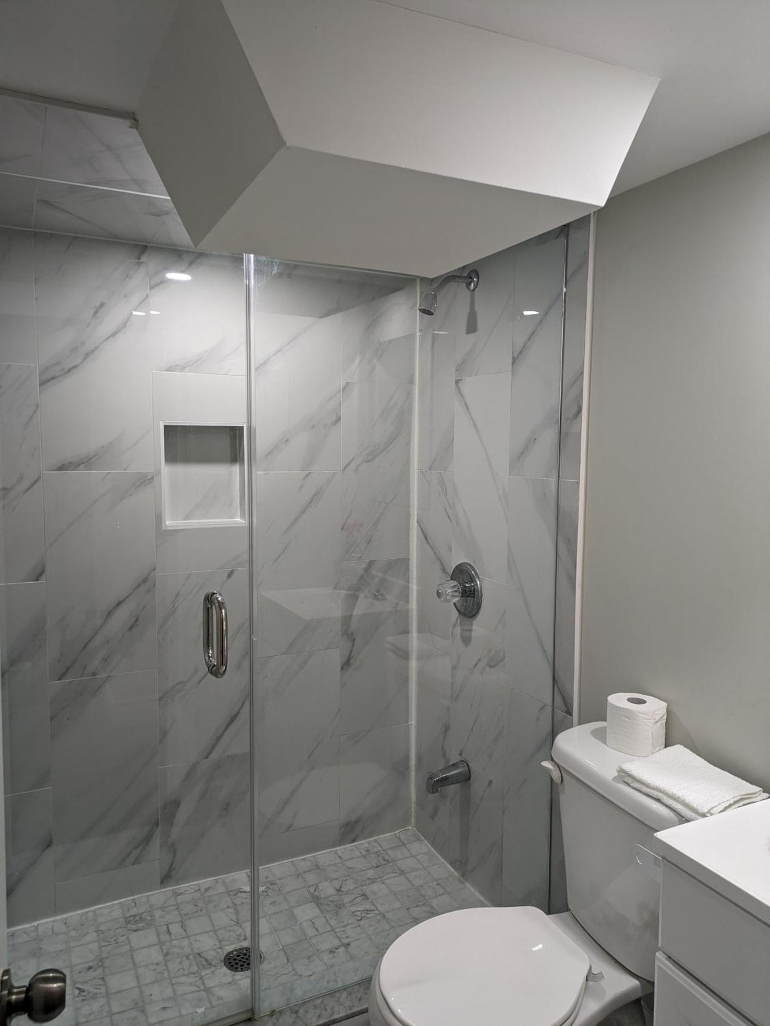 Stunning Furnished 2Bedroom/2Washroom Apartment Brampton Kültér fotó