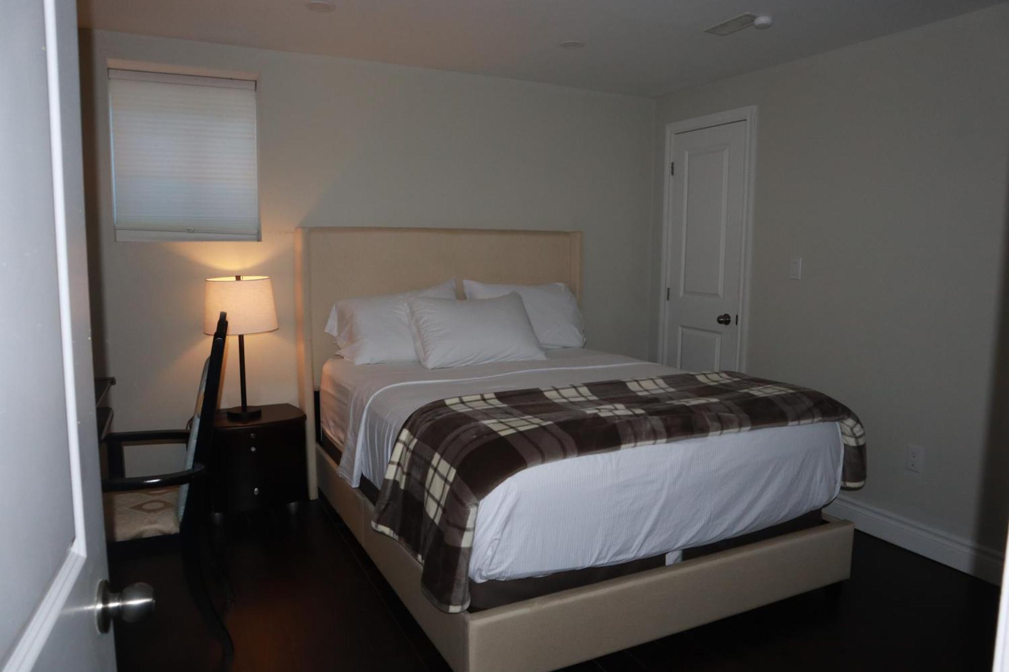 Stunning Furnished 2Bedroom/2Washroom Apartment Brampton Kültér fotó