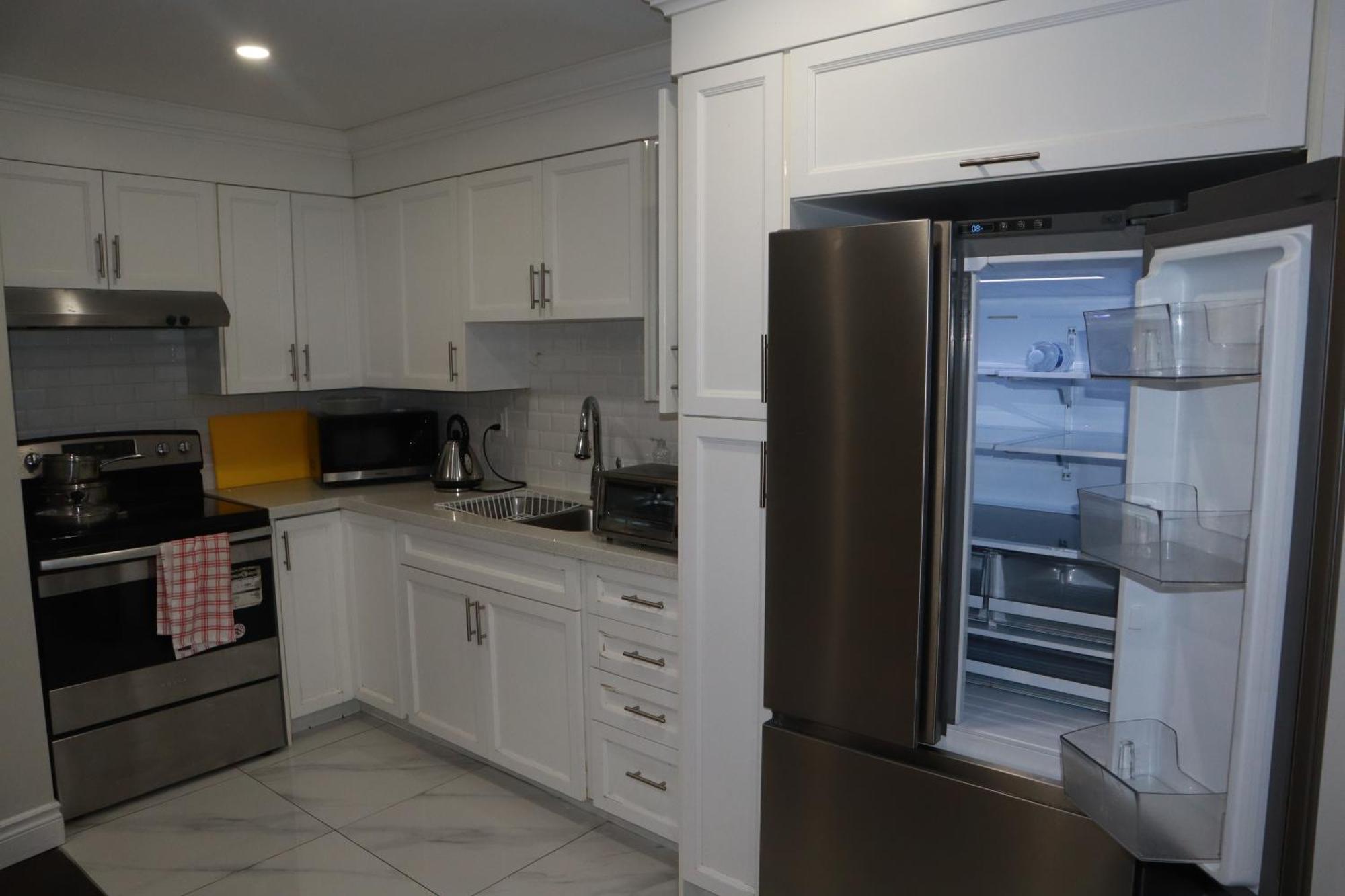 Stunning Furnished 2Bedroom/2Washroom Apartment Brampton Kültér fotó