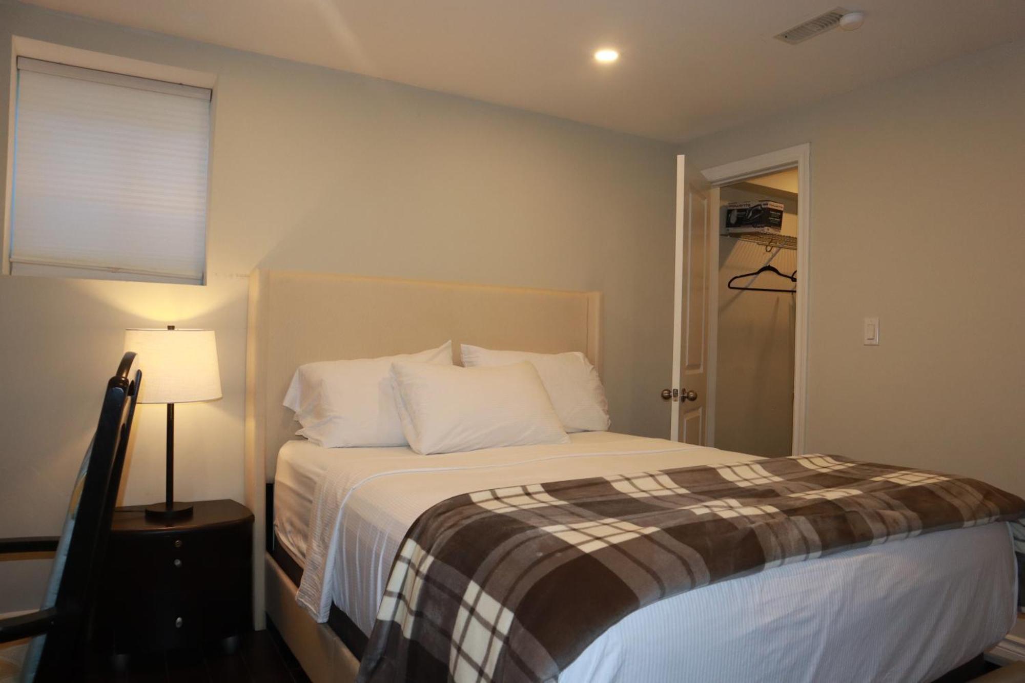 Stunning Furnished 2Bedroom/2Washroom Apartment Brampton Kültér fotó
